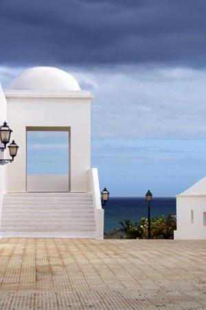 Chromotheraphy Cerca Del Mar Lejlighed Costa Teguise Eksteriør billede